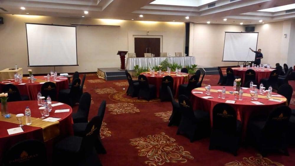 Padjadjaran Hotel Богор Екстериор снимка