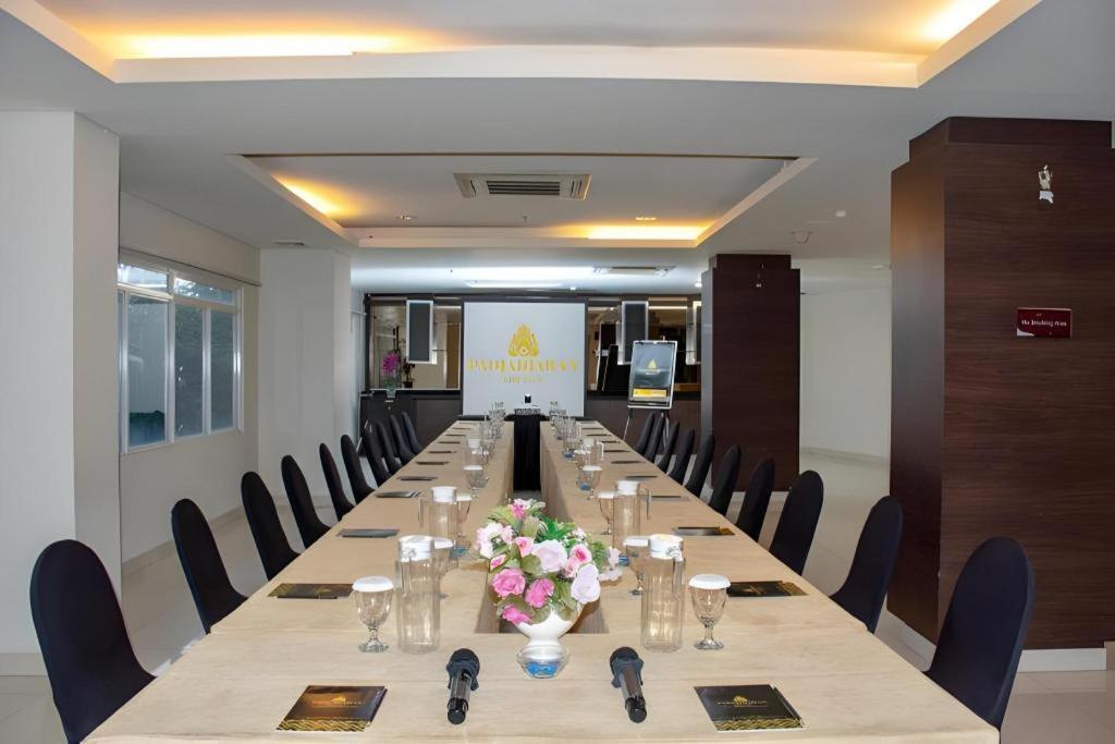 Padjadjaran Hotel Богор Екстериор снимка