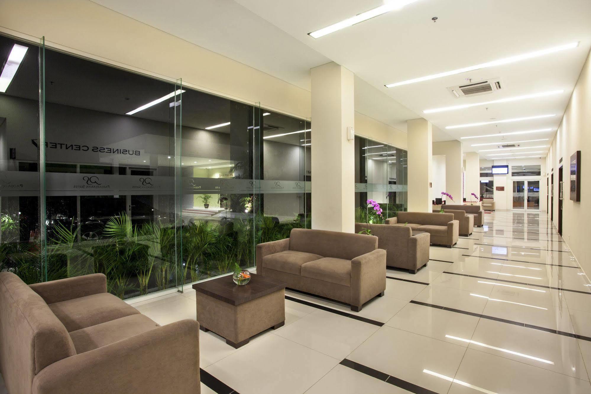 Padjadjaran Hotel Богор Екстериор снимка