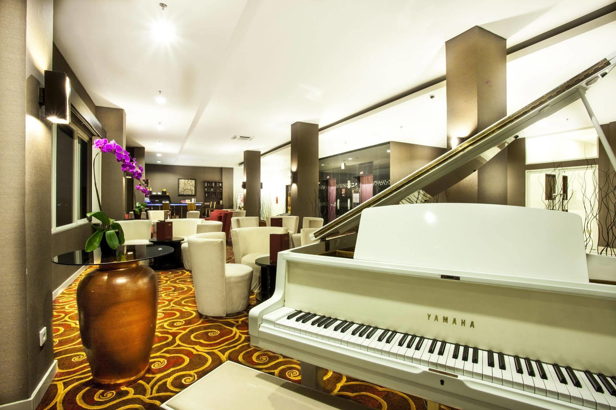 Padjadjaran Hotel Богор Екстериор снимка